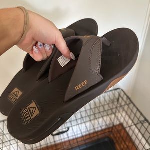 REEF men’s sandals with bottle opener